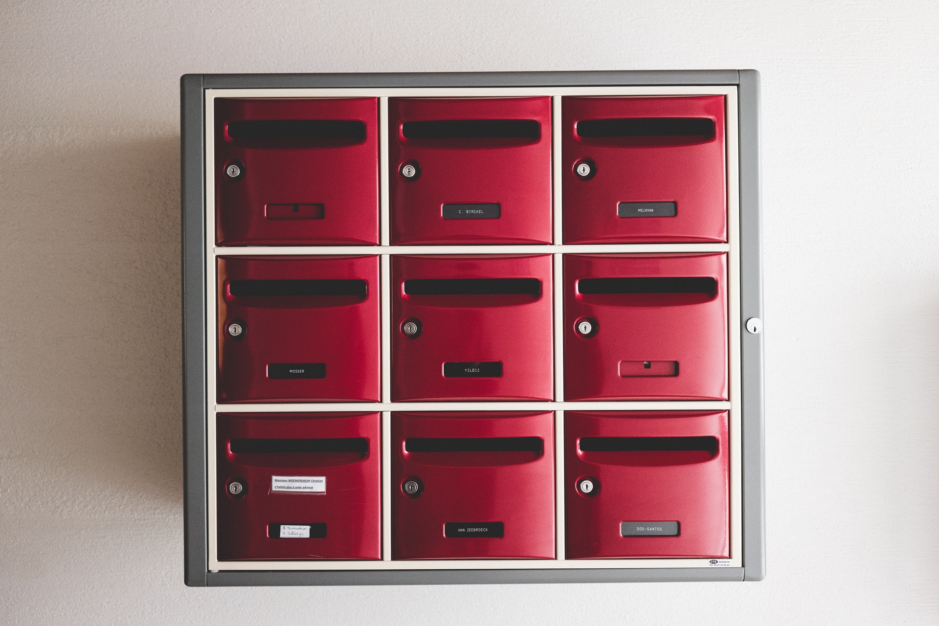 Mantenimiento de cerrajería para comunidades de vecinos en Santander