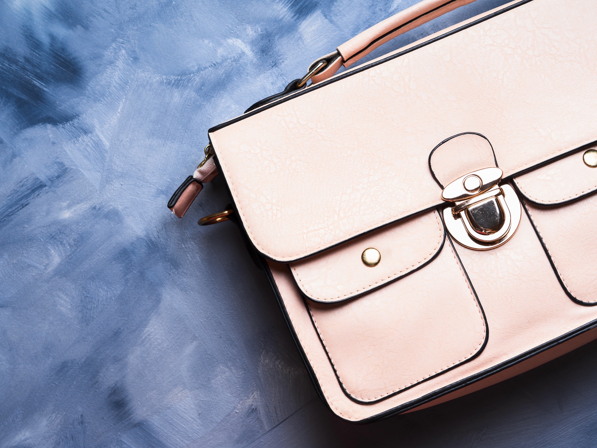 reparación costuras bolso en santander